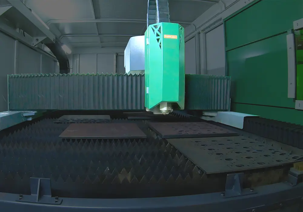 Laser-Blechbearbeitungszentrum